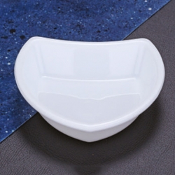 5 Inch - Oval Shape  Chat Plates - Made Of Food-Grade Virgin Plastic Material - White Color