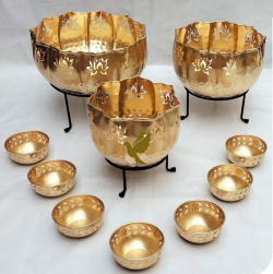 Decorative Urli With Bowls - 10 Pieces - Made Of Iron